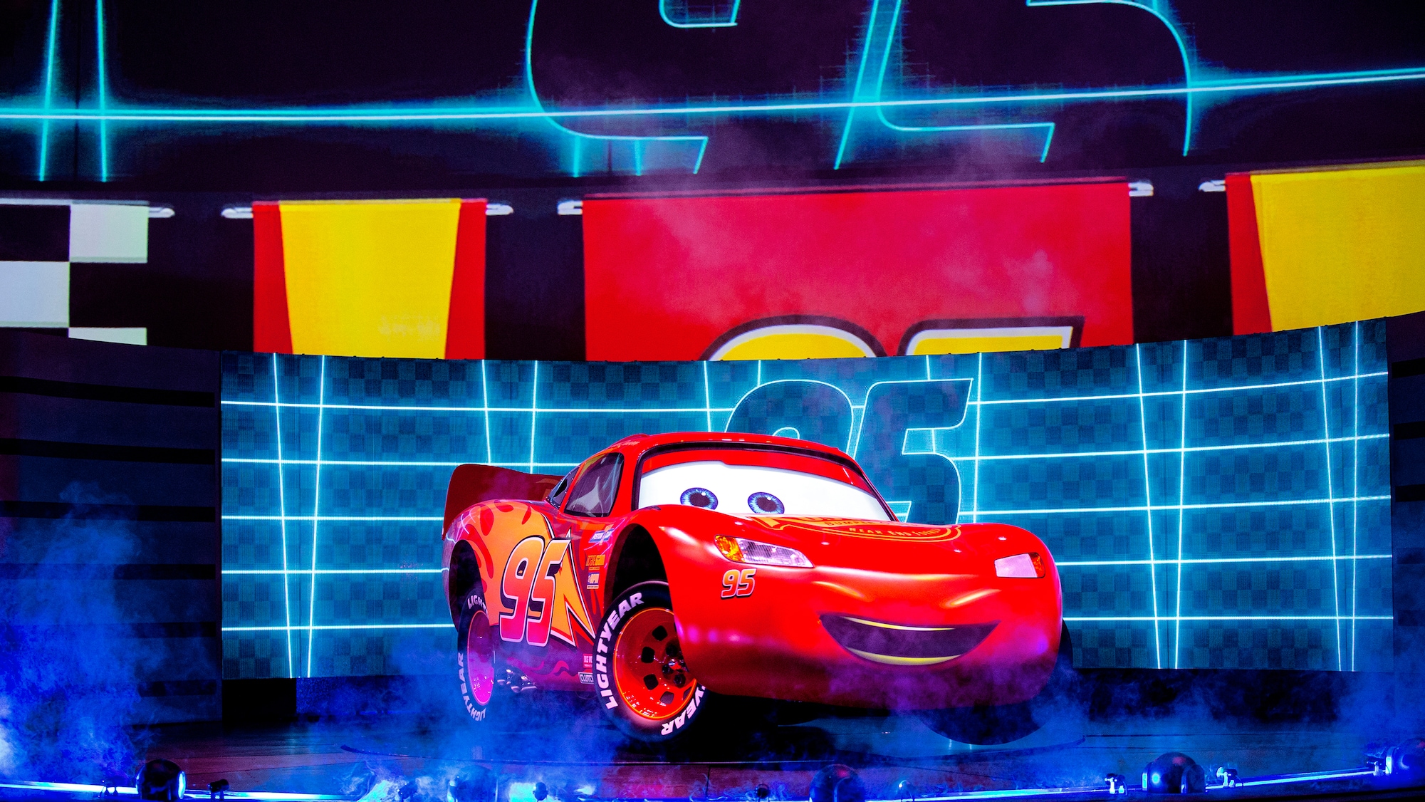 Conheça a Equipe Lightning McQueen de 'Carros 2